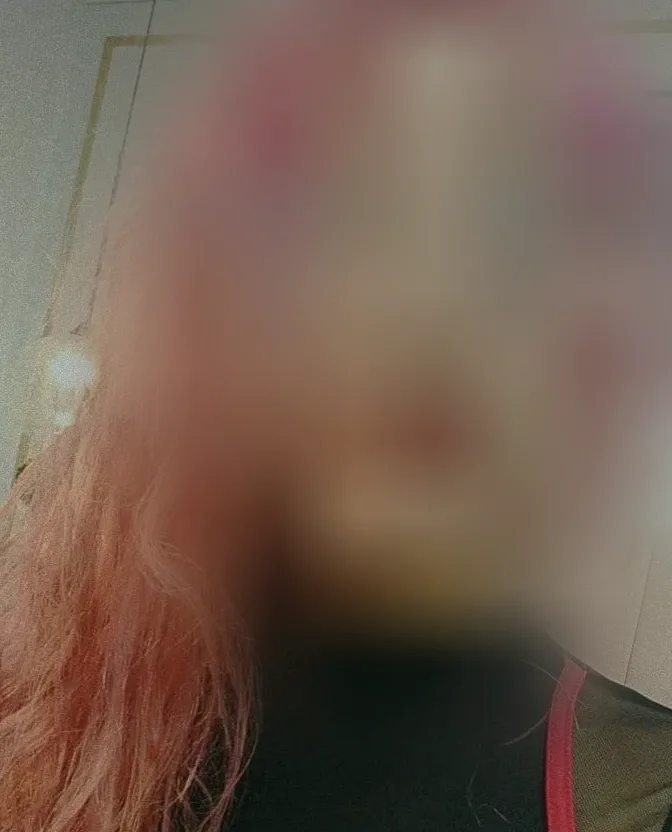 Amira, 27