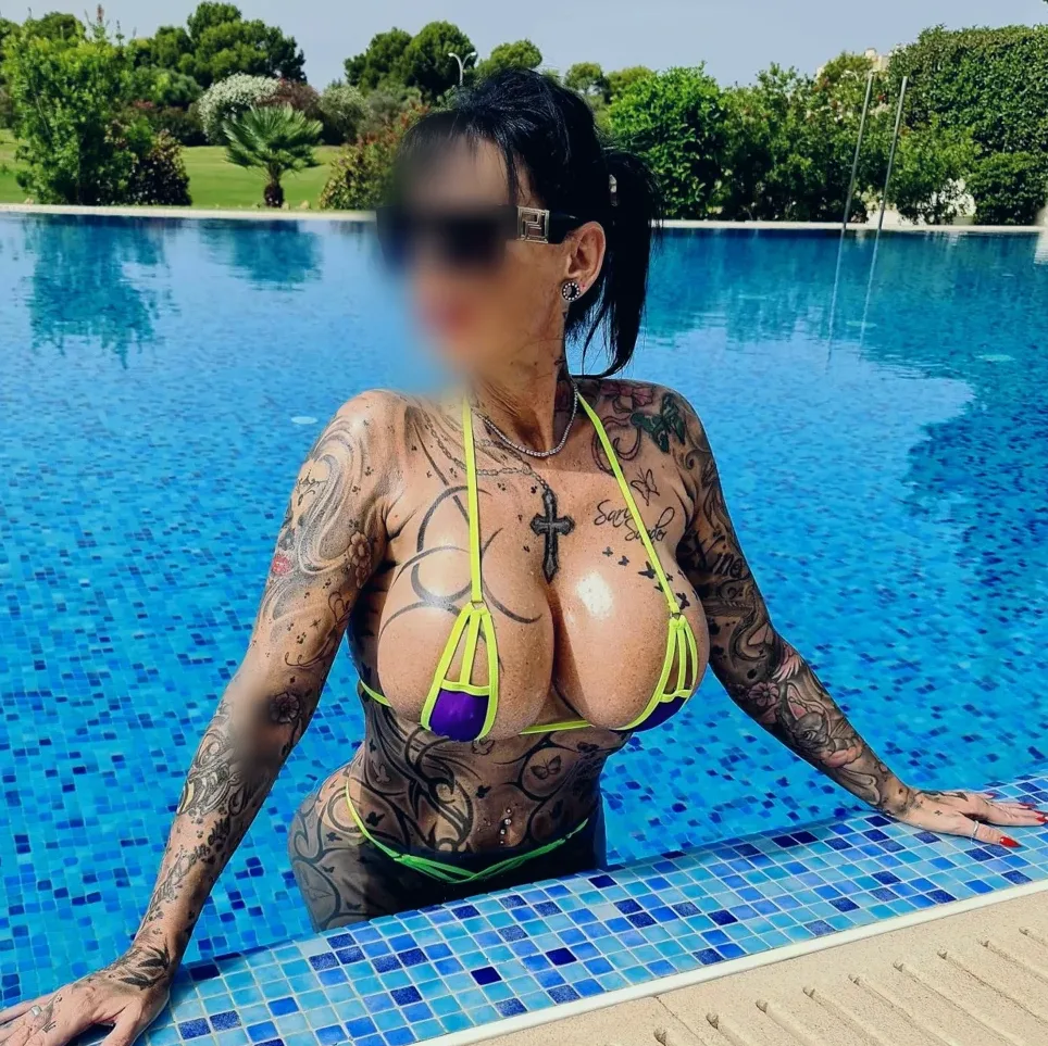 Antonia, 39