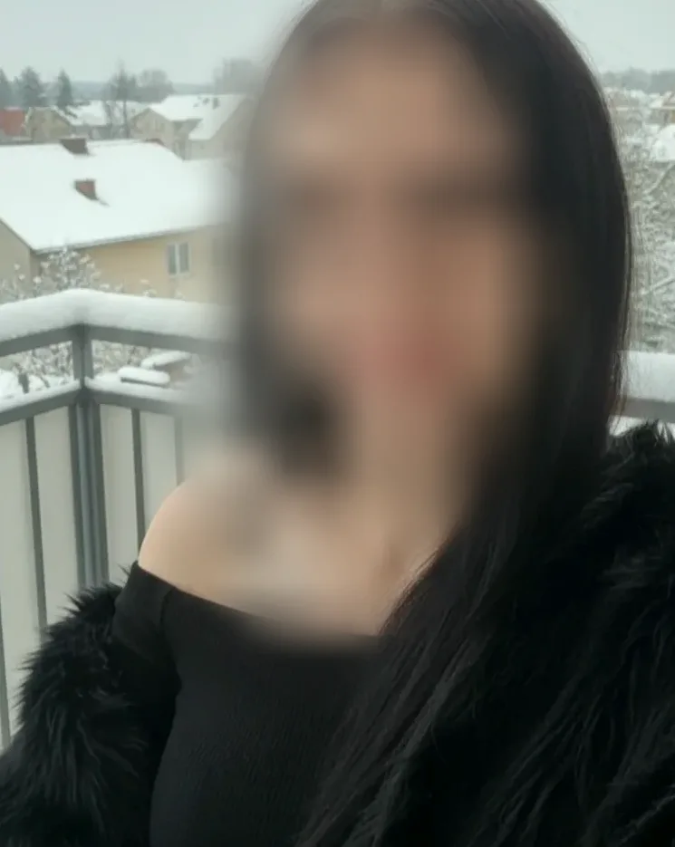 Jasmin, 23