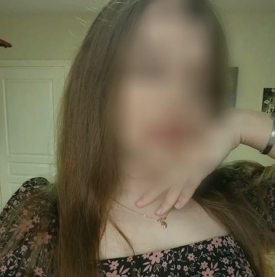 Özlem, 24