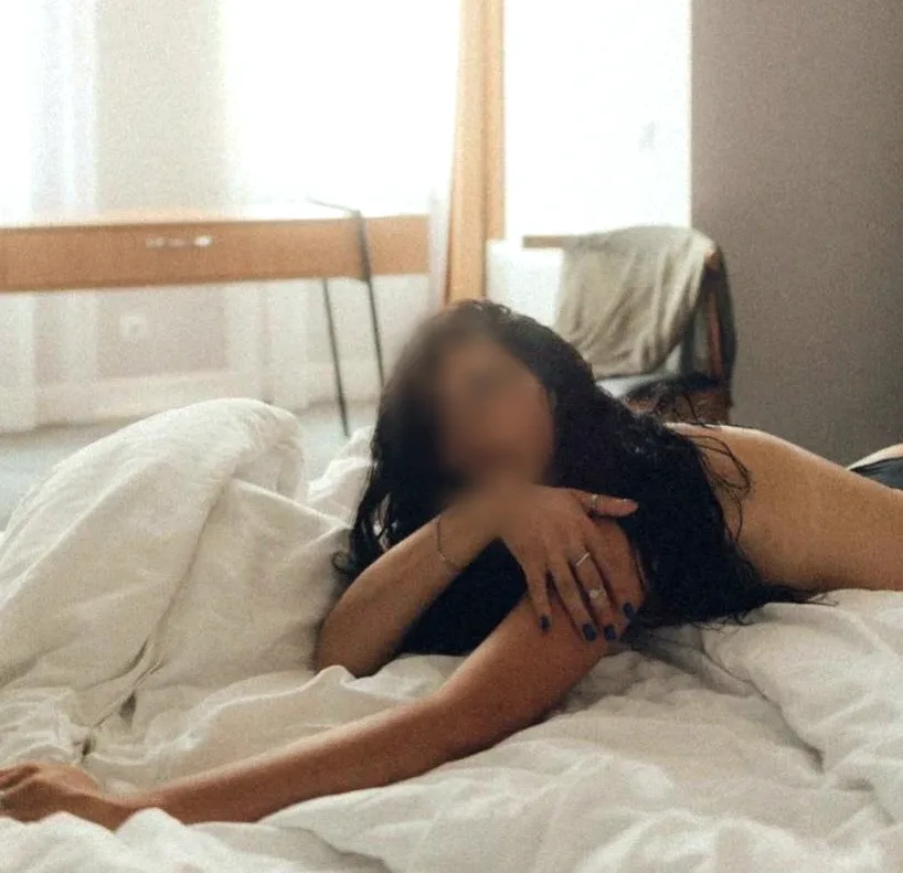Vanessa, 24